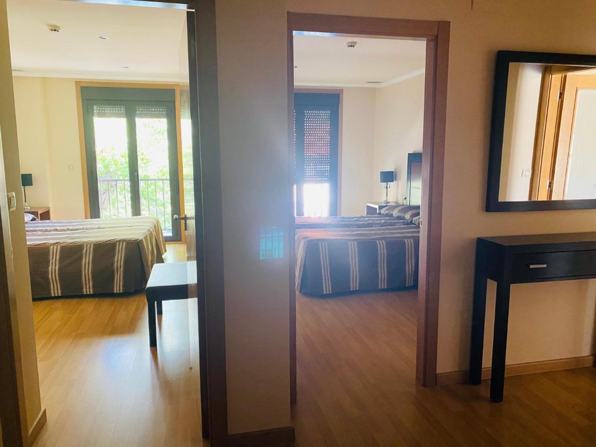 Hotel Av Apartamentos Lobios Bagian luar foto
