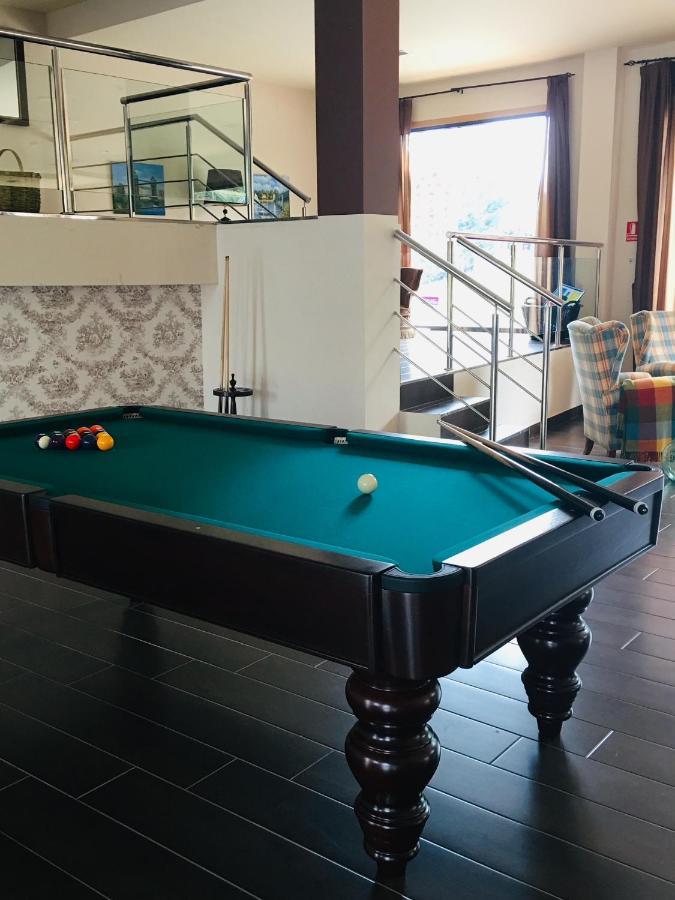 Hotel Av Apartamentos Lobios Bagian luar foto