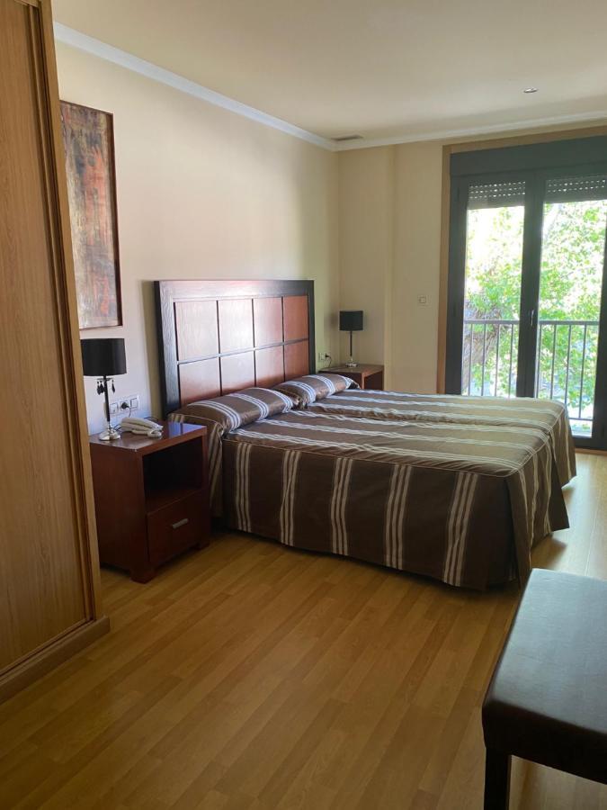Hotel Av Apartamentos Lobios Bagian luar foto