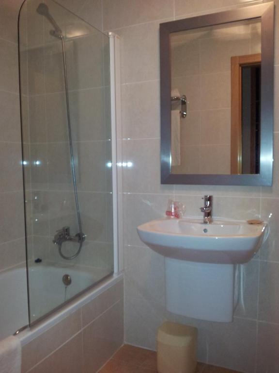 Hotel Av Apartamentos Lobios Ruang foto