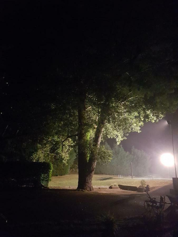 Hotel Av Apartamentos Lobios Bagian luar foto