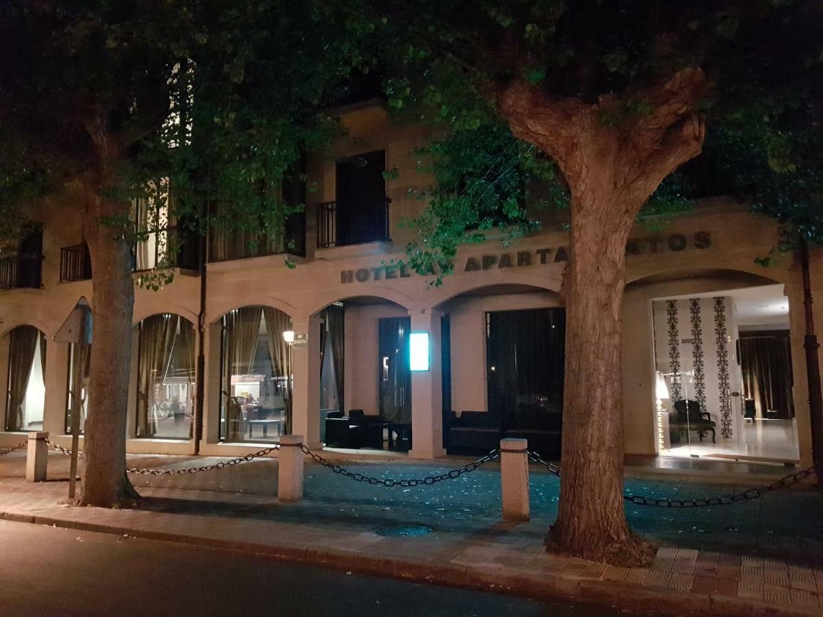 Hotel Av Apartamentos Lobios Bagian luar foto